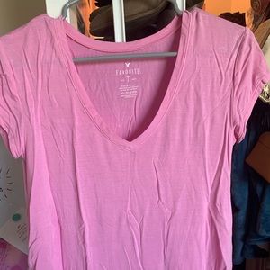 Light pink American eagle v-neck T-shirt